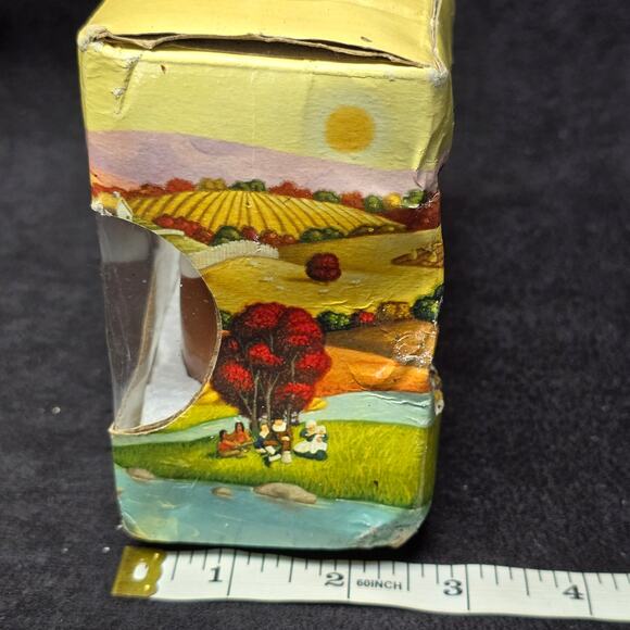 Publix The Lilgrim Pair Lil Collectable Thanksgiving Pilgrim Salt Pepper Shaker - Picture 8 of 8